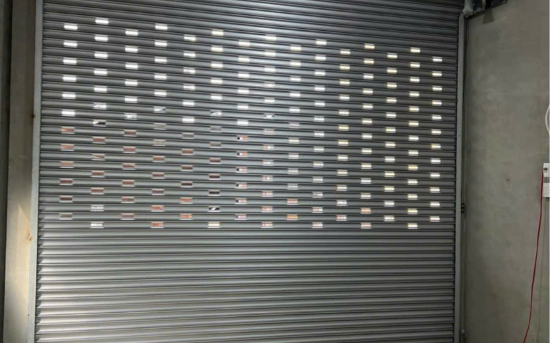 Giá 1m2 Cửa Cuốn Mới Nhất 2025