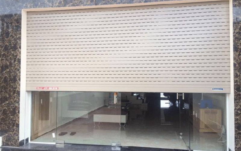 Nên Chọn Loại Cửa Cuốn Nào Thì Phù Hợp Với Ngôi Nhà Của Bạn?