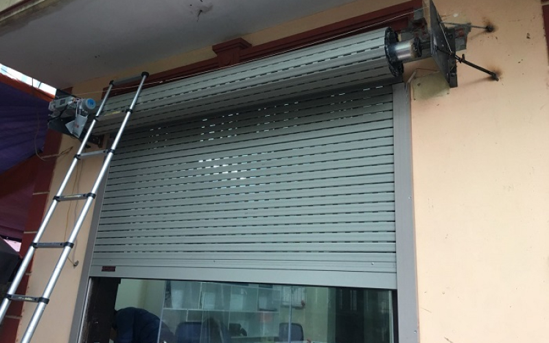 LẮP ĐẶT CỬA CUỐN GIÁ RẺ