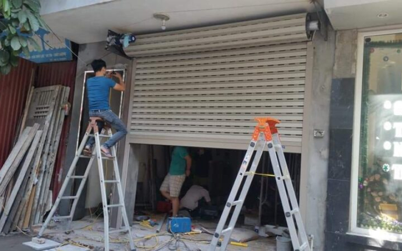 Lắp Đặt Cửa Cuốn Quận 4