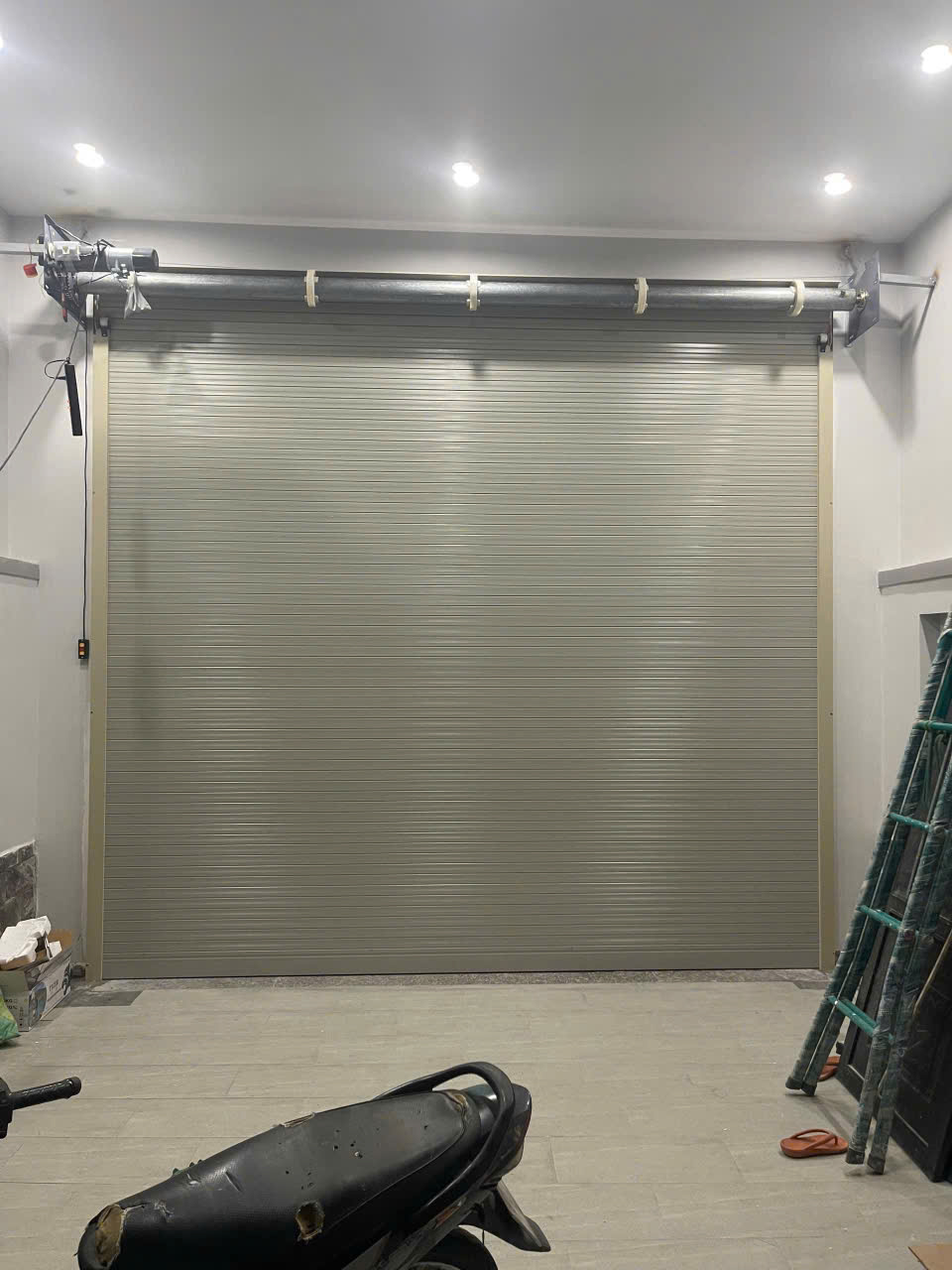 lắp đặt cửa cuốn